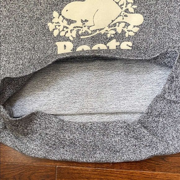 Roots Women’s Size Large Crewneck Sweatshirt Salt & Pepper Logo - Picture 6 of 11